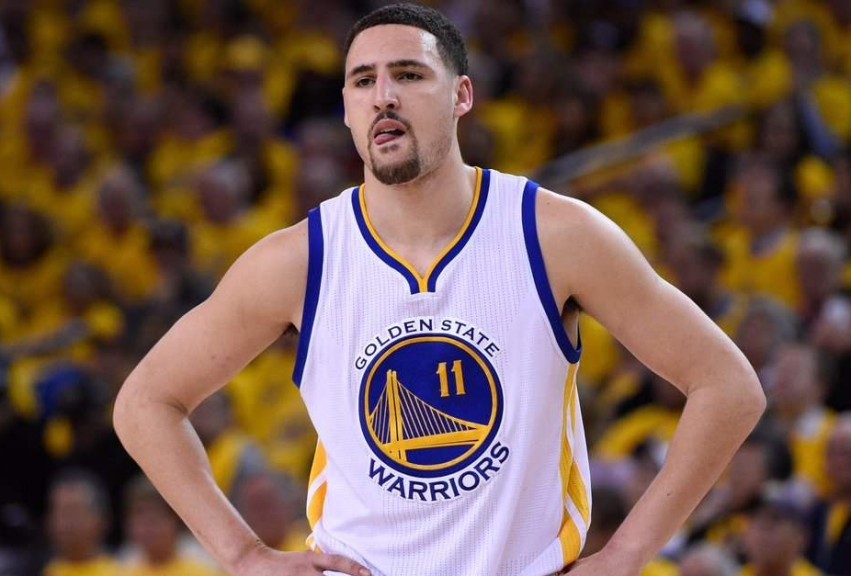  库里狂飙9记三分，勇士轻取国王重返连胜轨道  